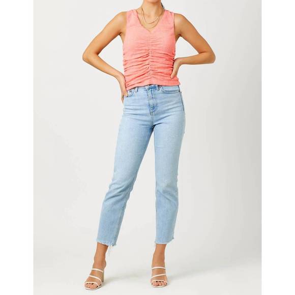 NEW MYSTREE floral ruched tank top in coral - Picture 4 of 5